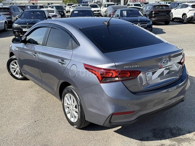 Hyundai Accent-6