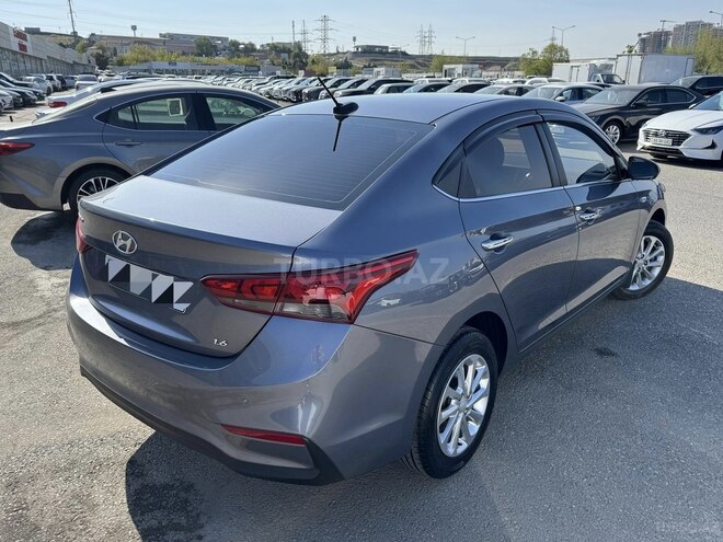 Hyundai Accent-3