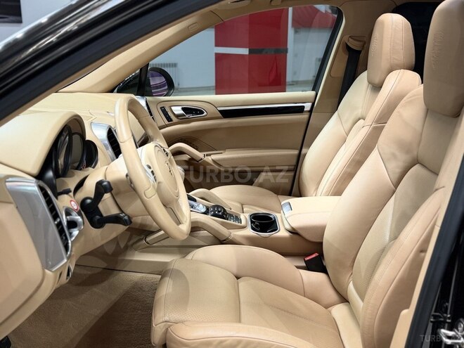 Porsche Cayenne-11
