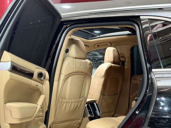 Porsche Cayenne-17