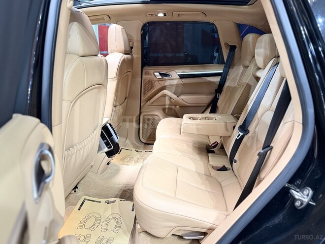 Porsche Cayenne-16