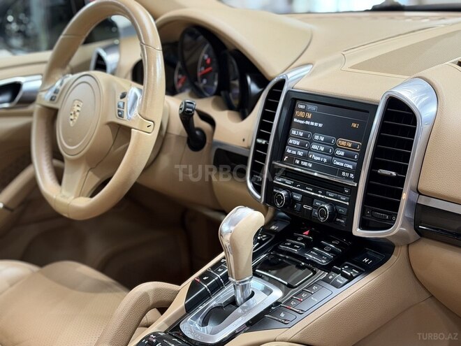 Porsche Cayenne-14