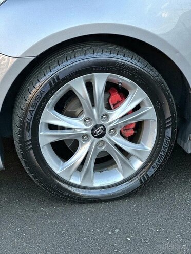 Hyundai Sonata-9