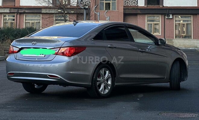 Hyundai Sonata-13