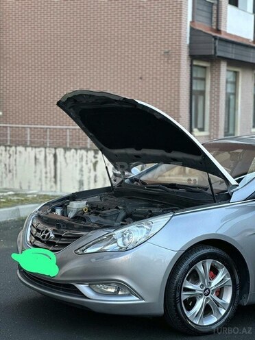 Hyundai Sonata-20