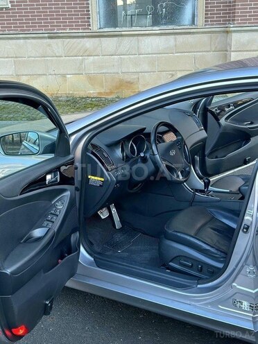 Hyundai Sonata-4