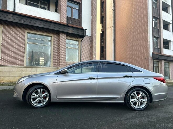 Hyundai Sonata-19