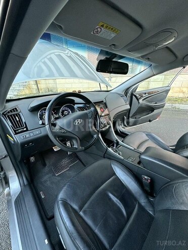 Hyundai Sonata-16