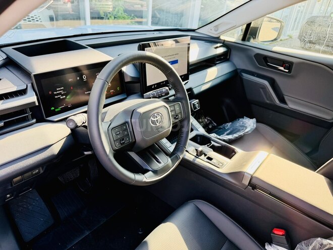 Toyota RAV4-10