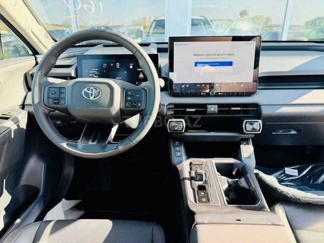 Toyota RAV4-16