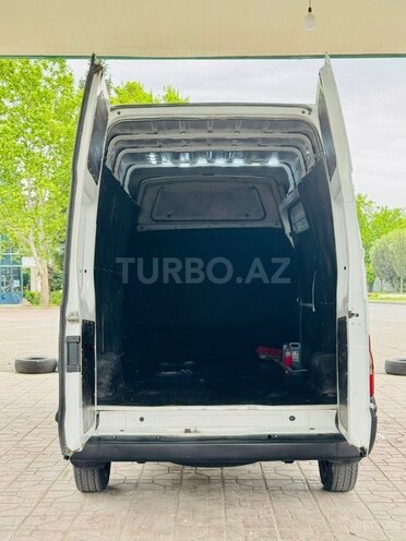 Ford Transit-8