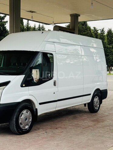 Ford Transit-5