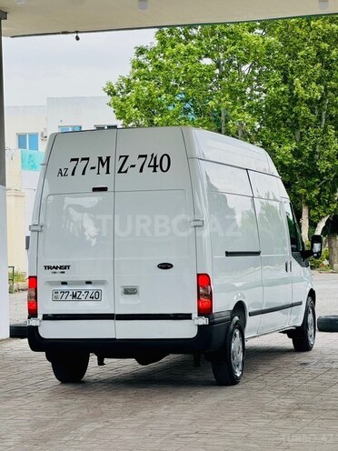 Ford Transit-6