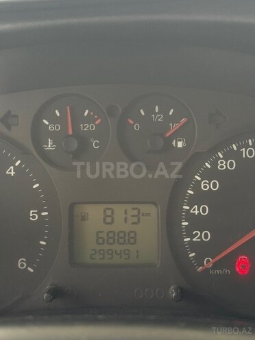 Ford Transit-13