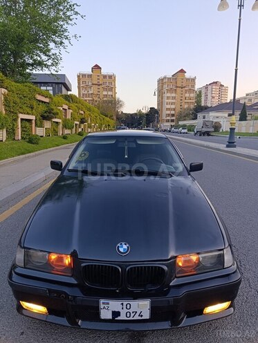 BMW 323-2