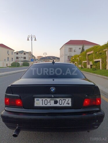 BMW 323-3