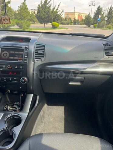 Kia Sorento-12