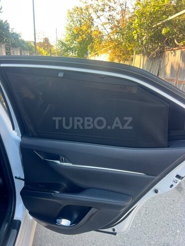 Toyota Camry-15