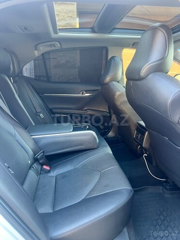 Toyota Camry-13