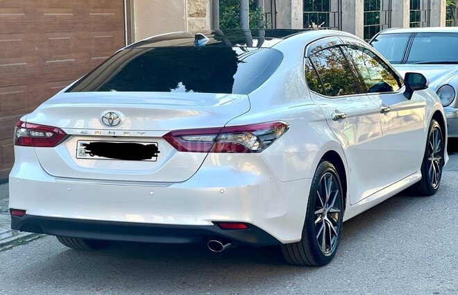 Toyota Camry-7