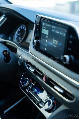 Hyundai Sonata-9