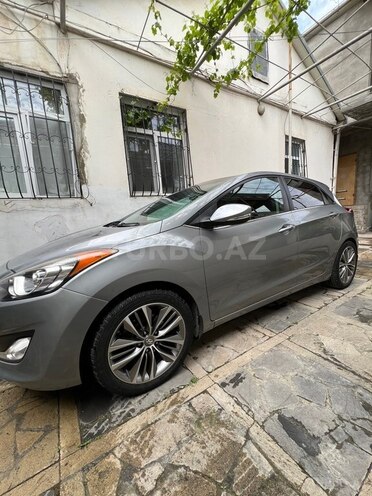 Hyundai Elantra-3
