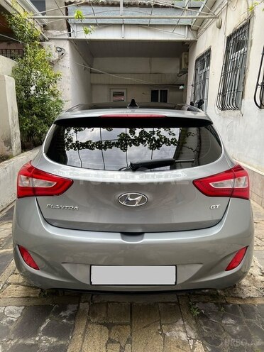 Hyundai Elantra-2