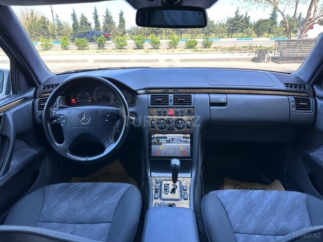 Mercedes E 220-9