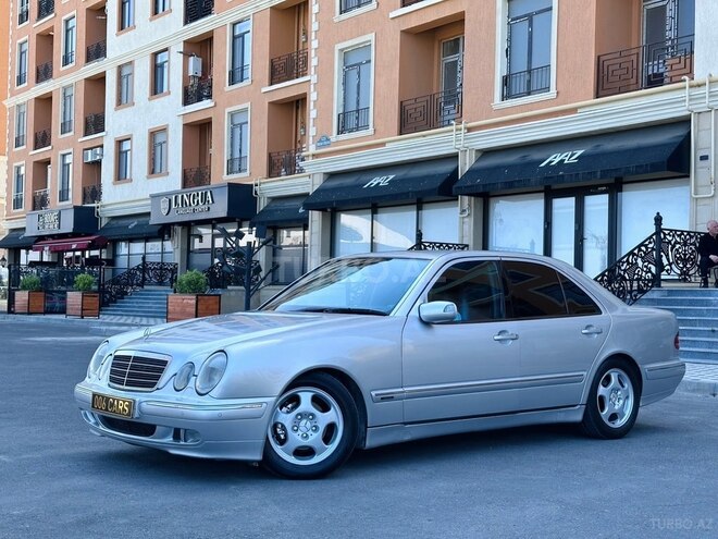 Mercedes E 220-4