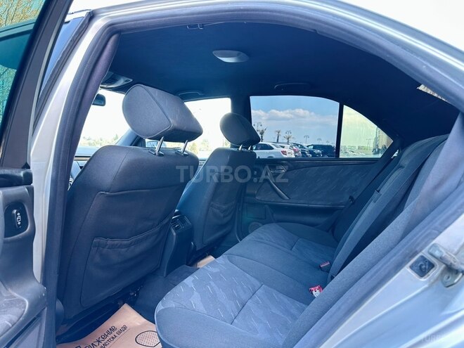 Mercedes E 220-19