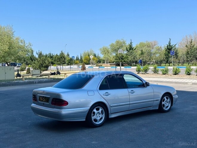 Mercedes E 220-25