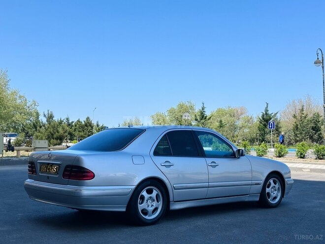 Mercedes E 220-24