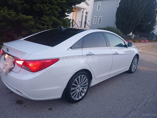 Hyundai Sonata-5