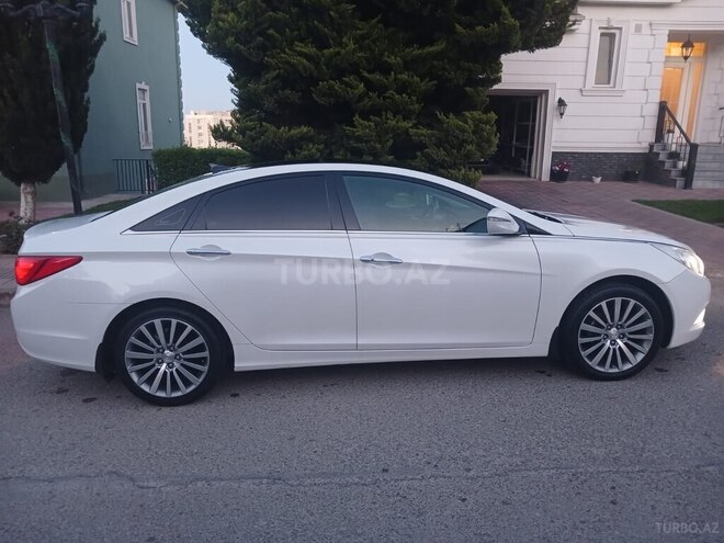 Hyundai Sonata-4