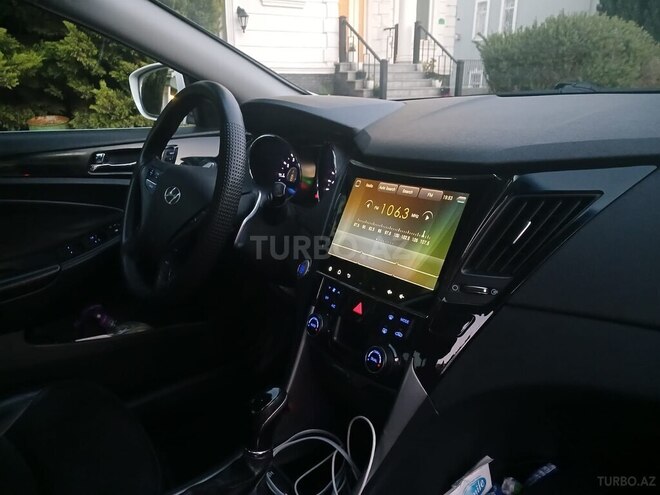 Hyundai Sonata-10