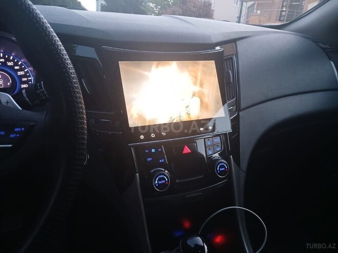 Hyundai Sonata-20