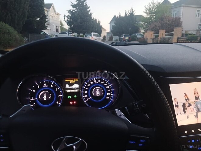 Hyundai Sonata-21