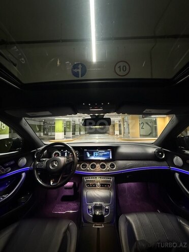 Mercedes E 300-11