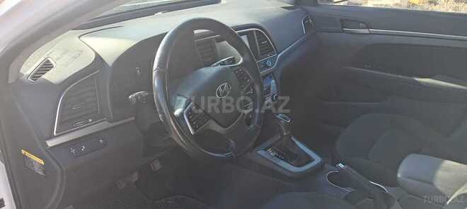 Hyundai Elantra-7