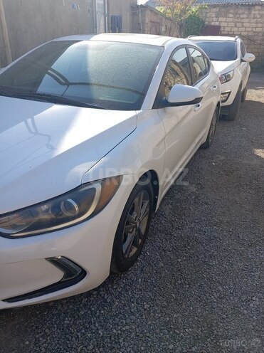 Hyundai Elantra-5