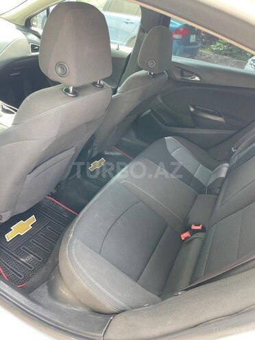 Chevrolet Cruze-6