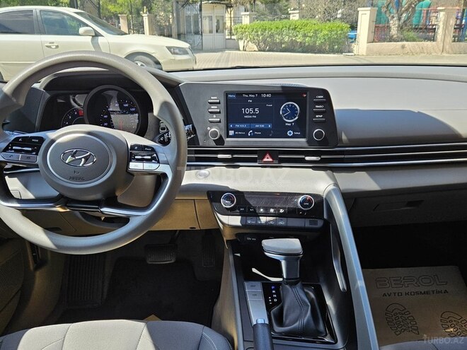 Hyundai Elantra-8
