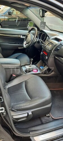 Kia Sorento-12
