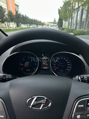 Hyundai Santa Fe-14