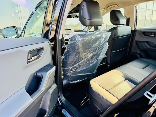 Toyota RAV4-11