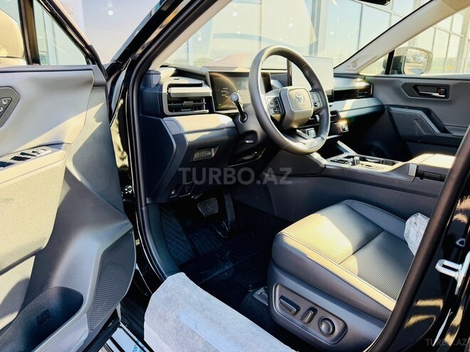 Toyota RAV4-10