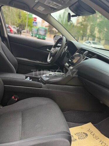 Honda Insight-5