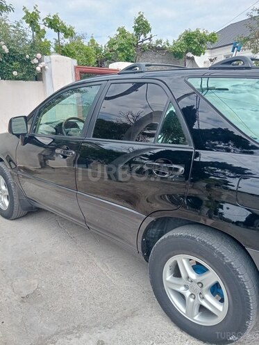 Lexus RX 300-17