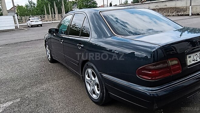 Mercedes E 220-4