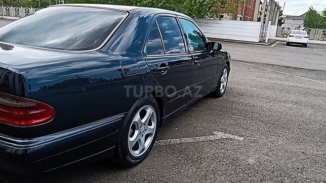 Mercedes E 220-5